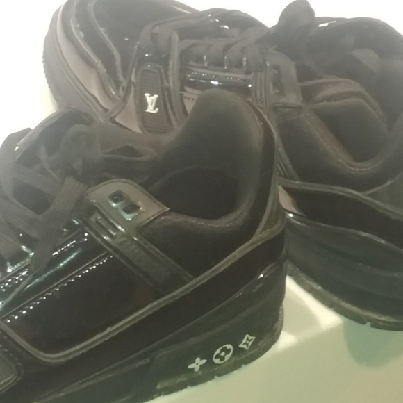 Louis Vuitton LV Trainer;  Patent Leather; Triple Black; 1AA45R; Size 9 - Picture 3 of 6